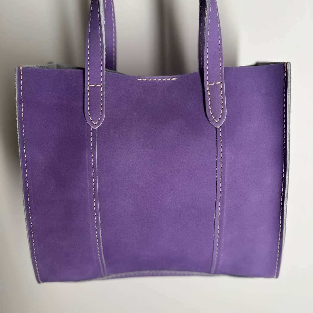 🦄 Chalk Lola Crossbody Tote - Portland Leather - Picture 2 of 4